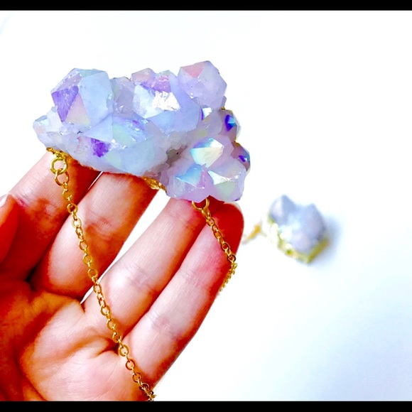 HOST PICK Aura Quartz healing Crystal Necklace - Picture 2 of 7